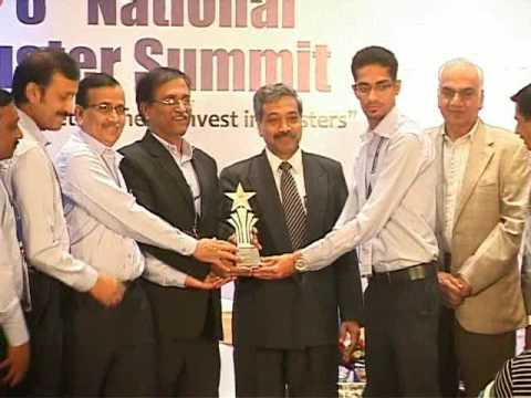 Award Distribution at 8th National Cluster Summit “Build SME Competitiveness: Invest in Clusters”
